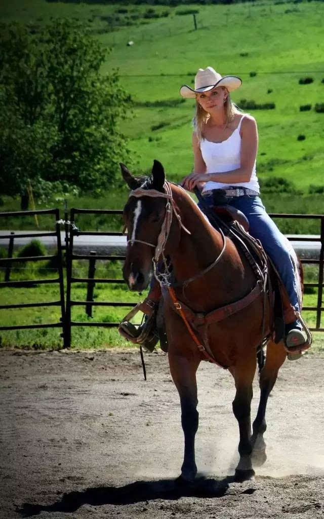 字母哥多次遭到塔克的无情封盖 最终雄鹿击败火箭【kycom】(图2)